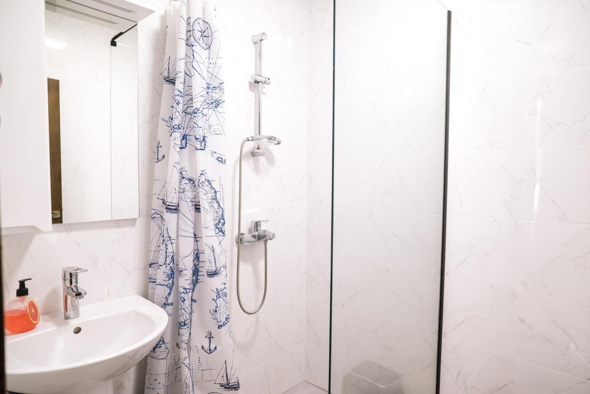Вікторія Hotel Polyana  Eksteriør billede